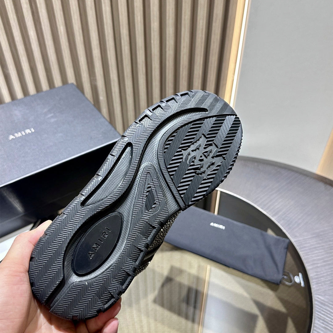 A*MI BLK SW TSK005